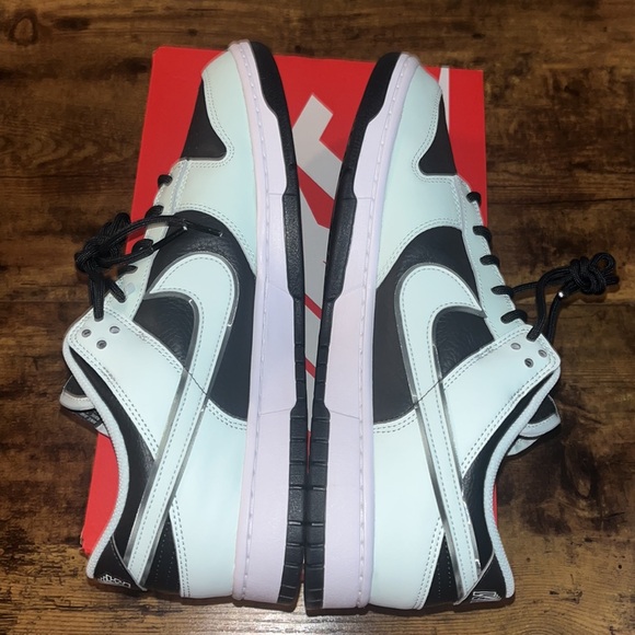 NIKE DUNK LOW RETRO PRM
DK SMOKE GREY/BARELY GREEN - Picture 4 of 10